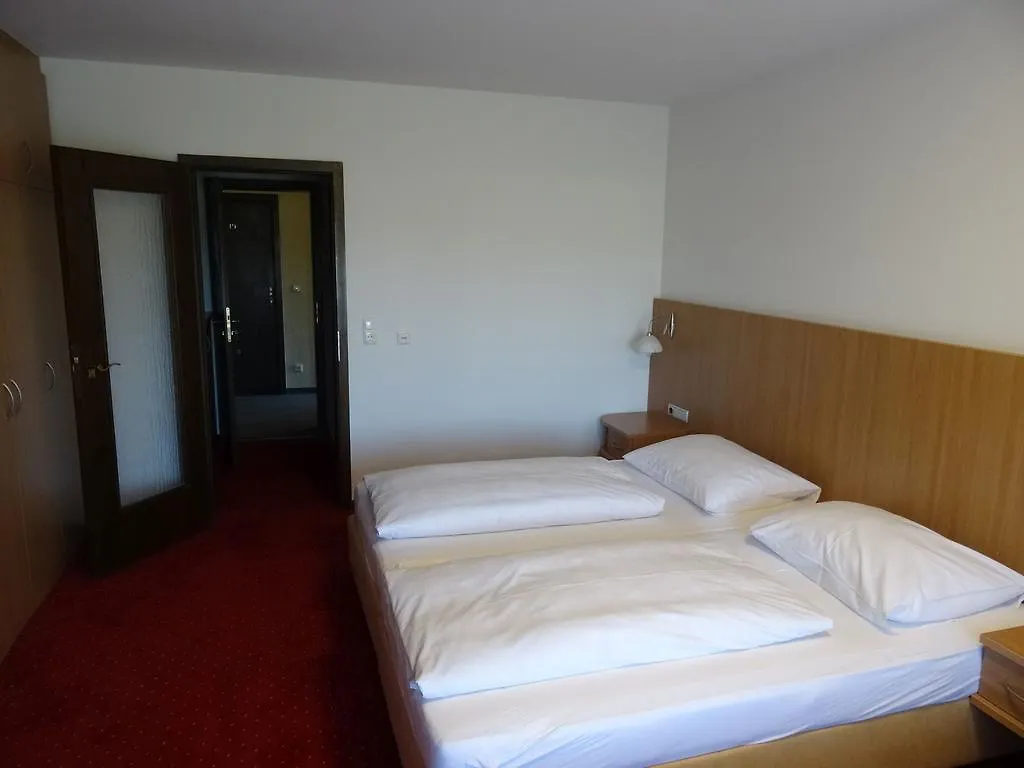 Apparthotel Alte Innbruecke-24Std-Self-Check In-Haustiere Willkommen 3*, Neuhaus am Inn Germany