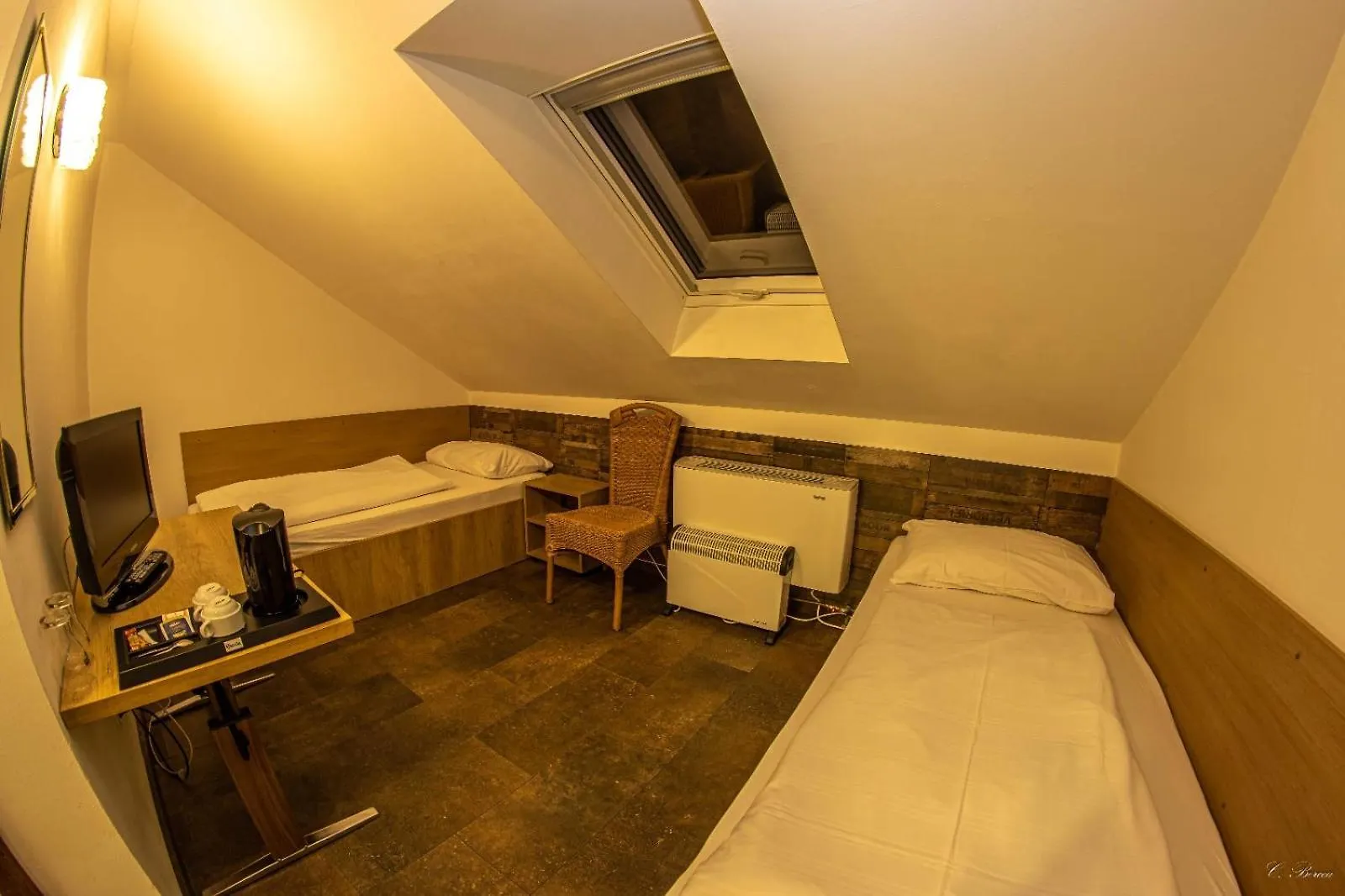 Apparthotel Alte Innbruecke-24Std-Self-Check In-Haustiere Willkommen 3*, Neuhaus am Inn Germany