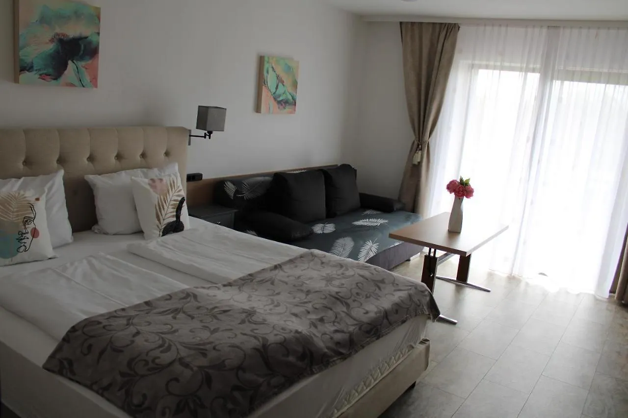 公寓式酒店 Apparthotel Alte Innbruecke-24Std-Self-Check In-Haustiere Willkommen 因河畔诺伊豪斯