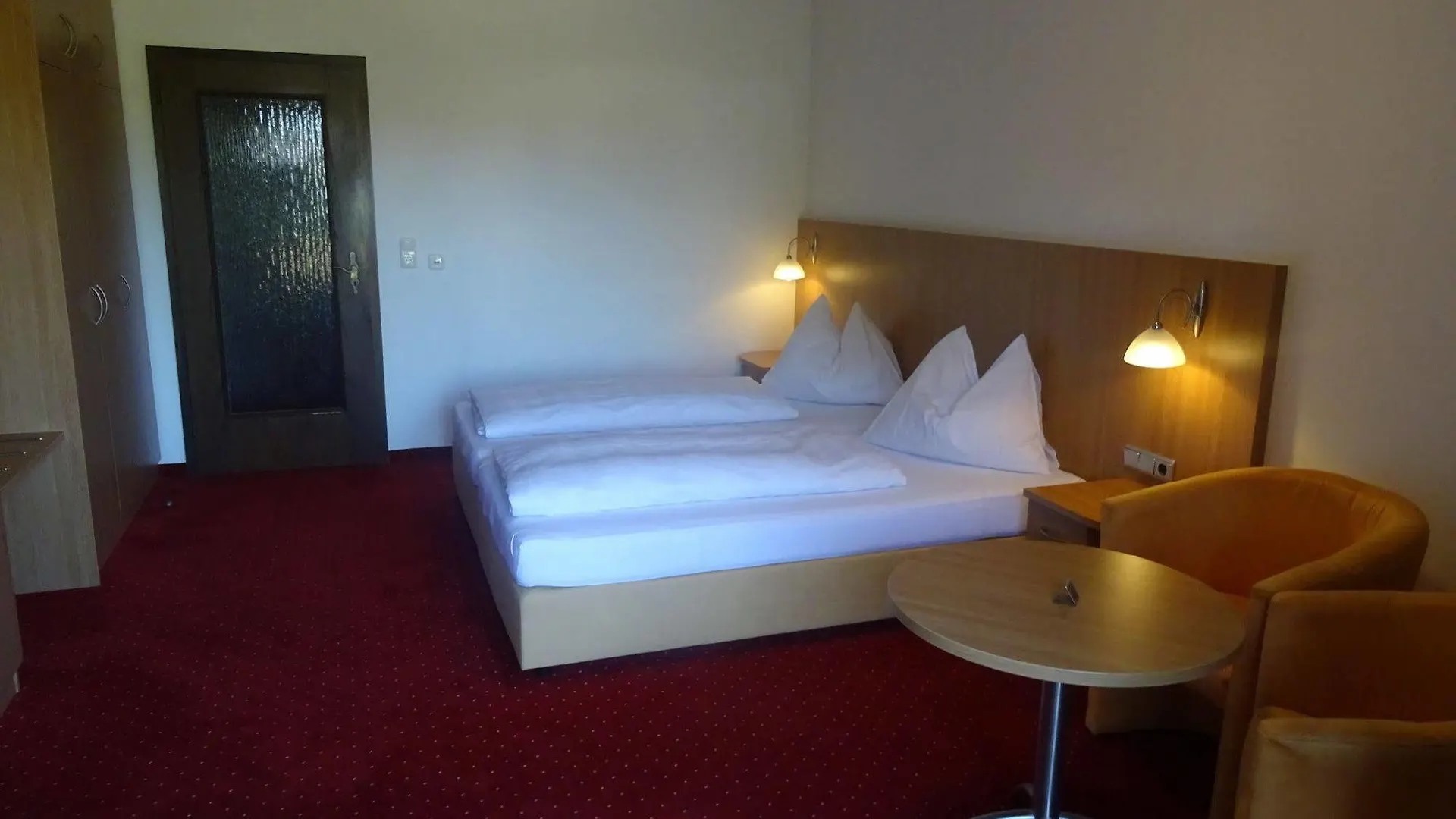 Apparthotel Alte Innbruecke-24Std-Self-Check In-Haustiere Willkommen 因河畔诺伊豪斯